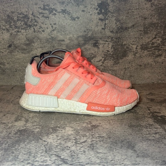 Adidas NMD R1 Sneakers BY3034 Womens sz 8 - peach - Picture 1 of 6